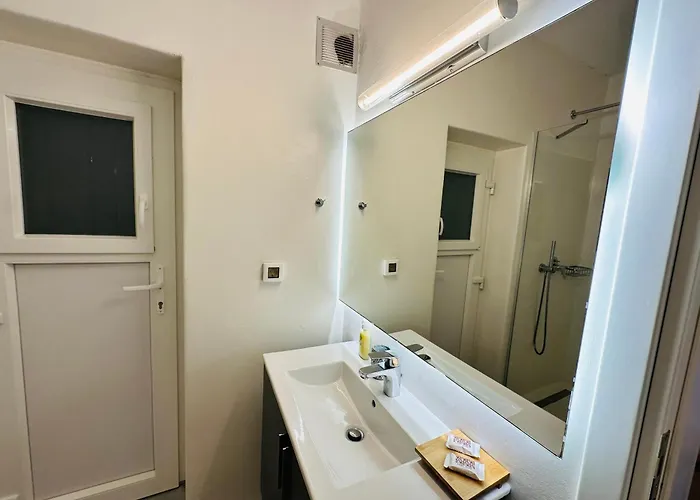 Seaview & Jacuzzi Summer شقة